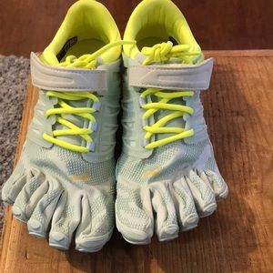 [Vibram] Fivefingers shoes